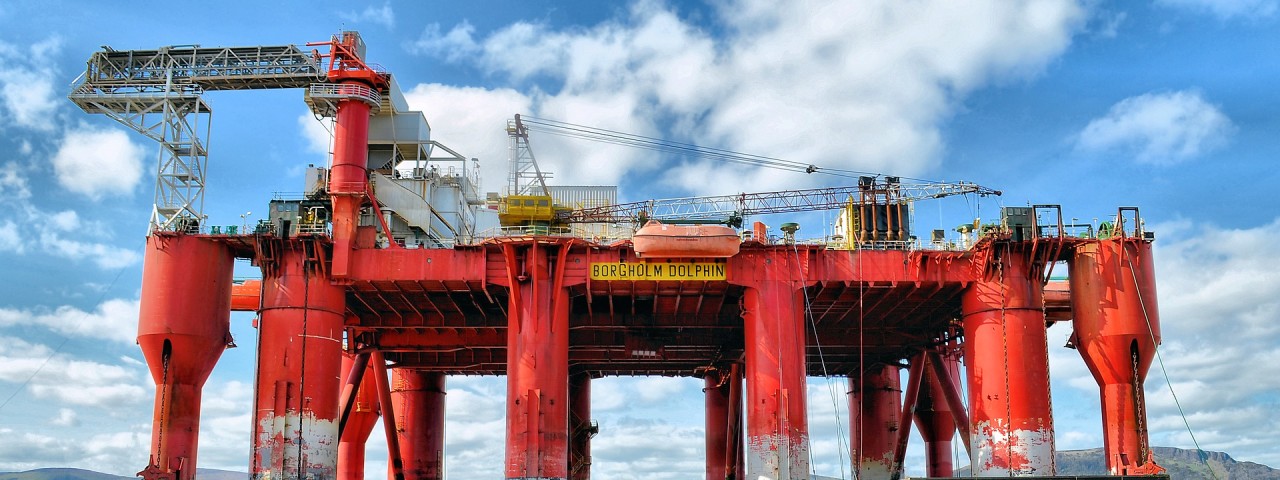 oil-rig-g54a793945_1920